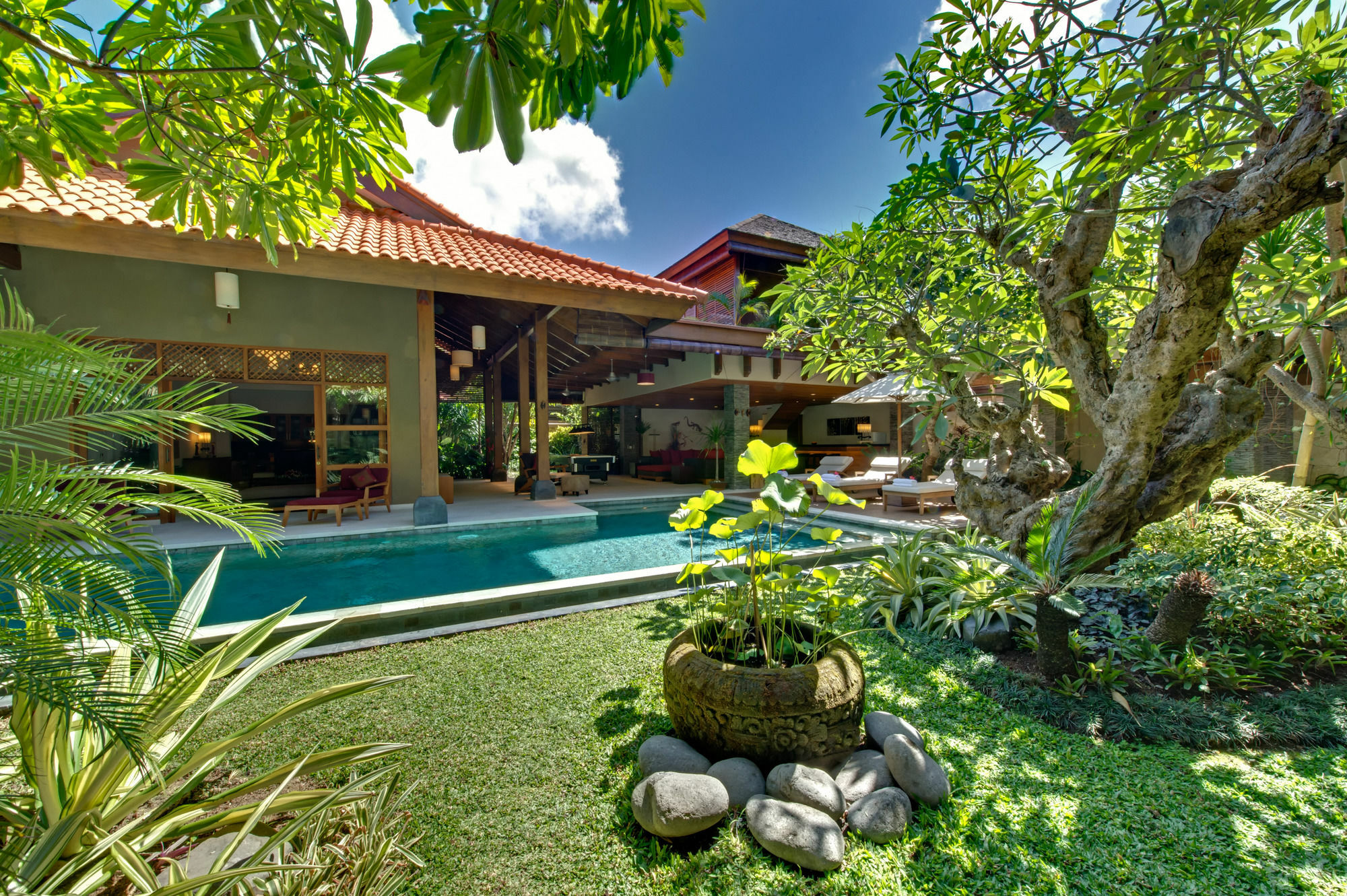 Villa Kinaree Estate Seminyak  Exterior photo